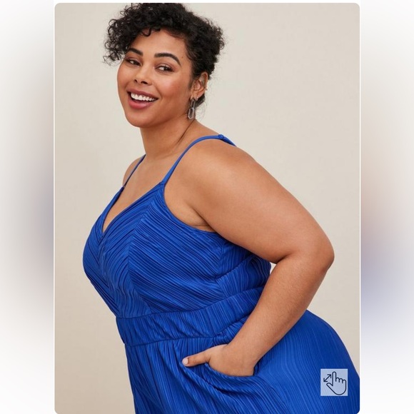 đź’™TORRID NWT CHIFFON PLEATED JUMPSUIT WITH POCKETS - Picture 4 of 7